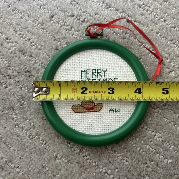 Vtg Cross Stitch Christmas Ornament “Merry Christmas Y’all” Round Frames 4” - Picture 5 of 6